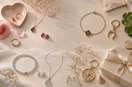 Meaningful gift ideas with romantic jewellery, lucky charms, calm gemstones and gift box